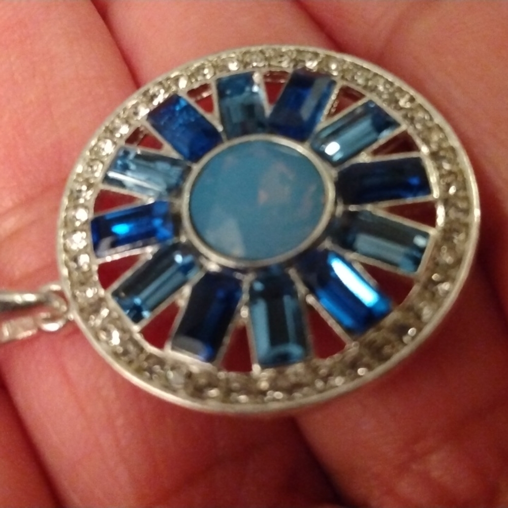 Beautifully Blue baguette necklace - Picture 7 of 9